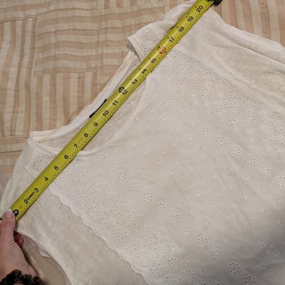 Elegant White Lace Women's Top - Picture 7 of 12